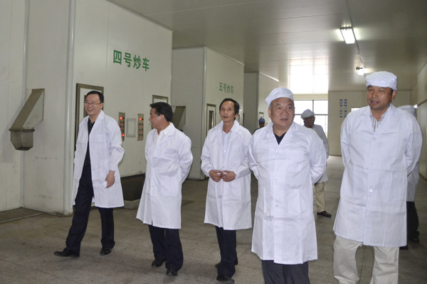 省人大常委会副主任程渭山考察集团公司安吉生产基地 省人大常委会副主任程渭山考察集团公司安吉生产基地