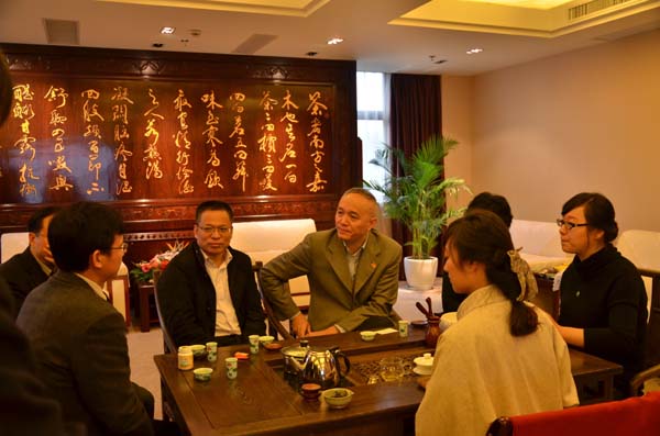 蔡奇部长视察茶叶拍卖中心调研茶产业发展情况 蔡奇部长视察茶叶拍卖中心调研茶产业发展情况