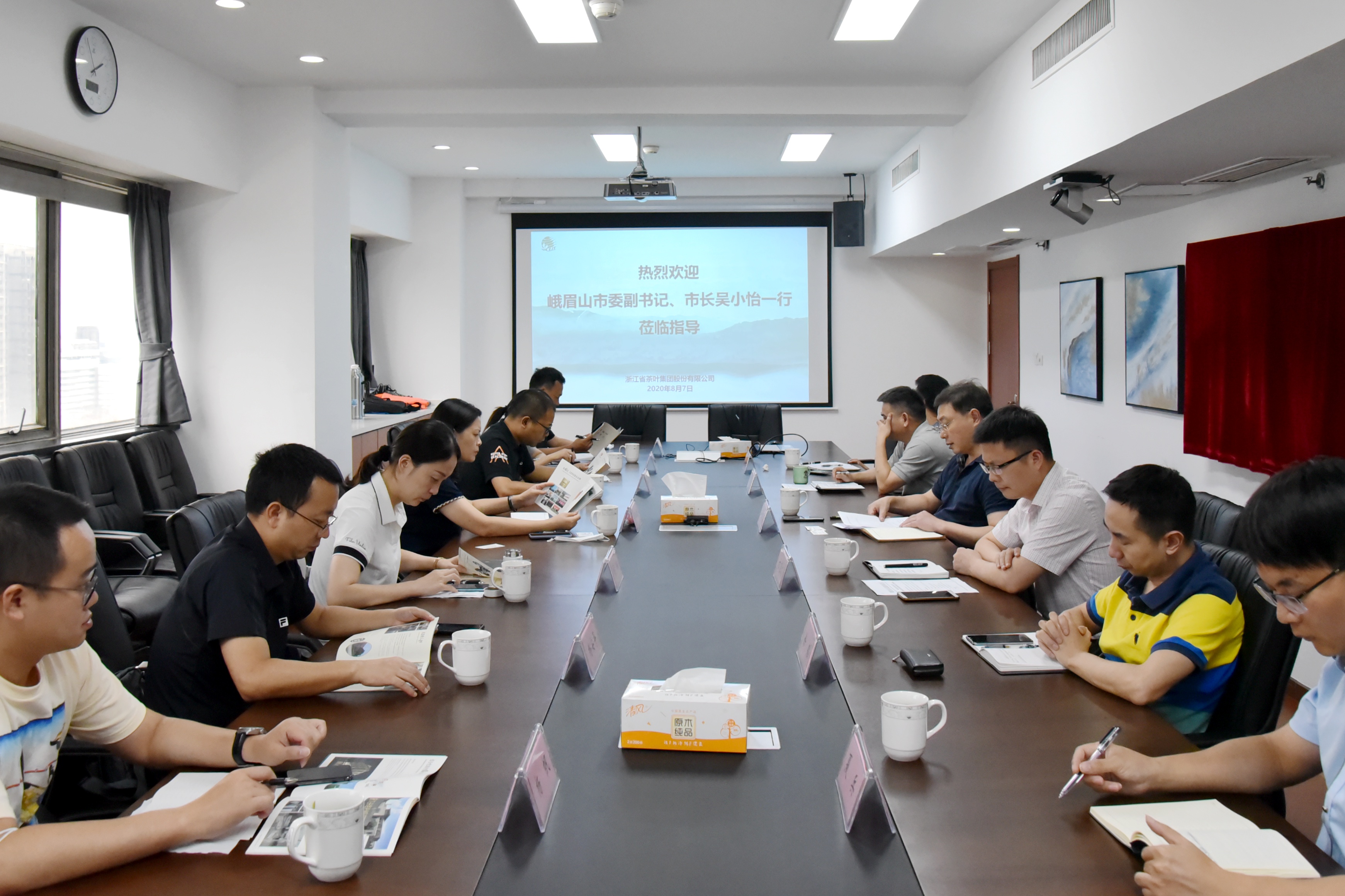 四川峨眉山吴小怡市长一行到访LD.COM-乐动(中国)