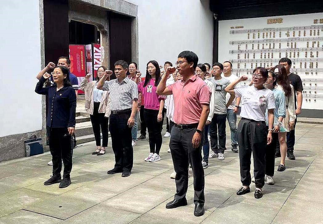 LD.COM-乐动(中国)党委第一、二党支部赴小营江南红巷开展联合主题党日活动