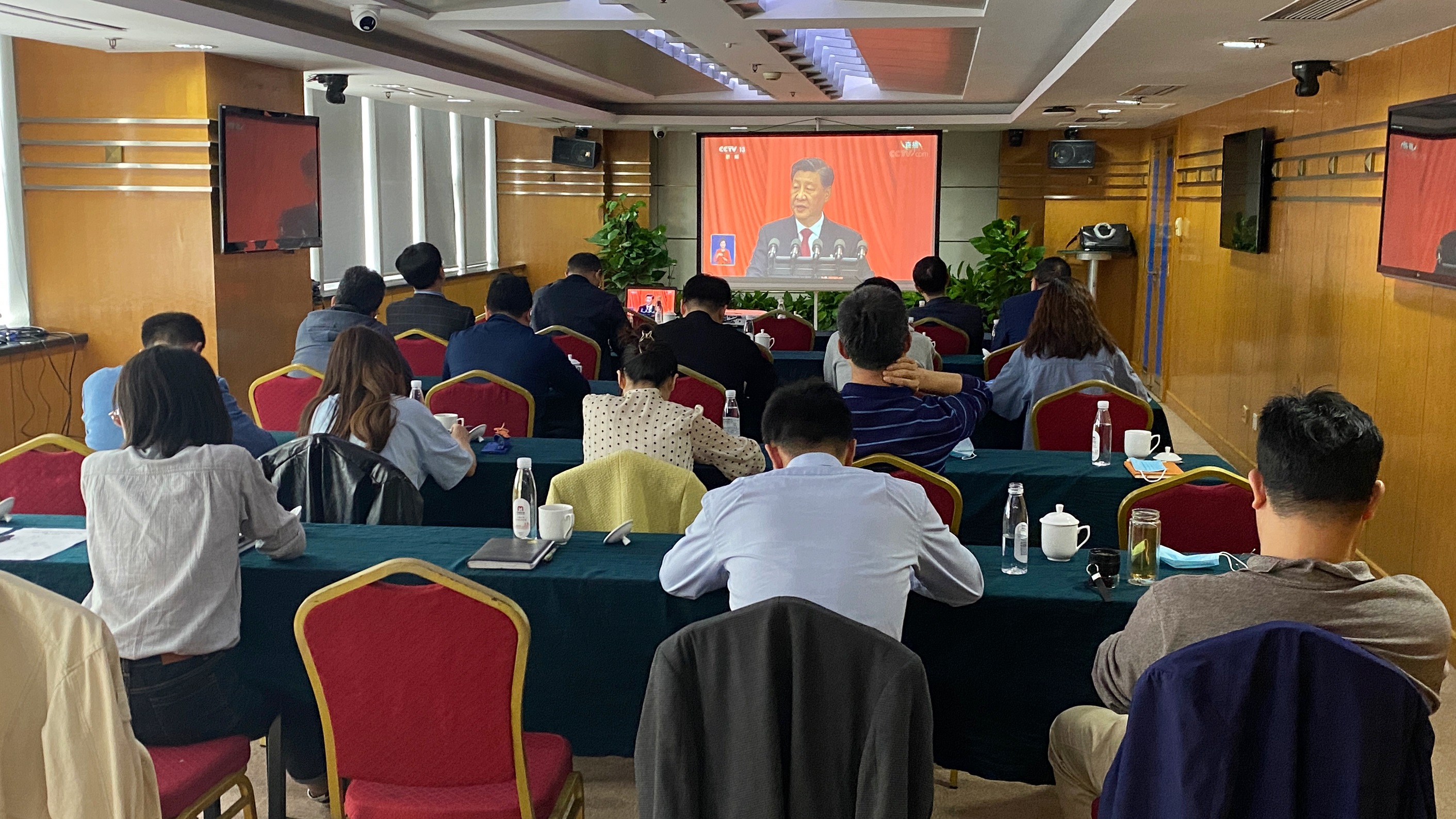 LD.COM-乐动(中国)党员干部集中收看党的二十大开幕式 LD.COM-乐动(中国)党员干部集中收看党的二十大开幕式