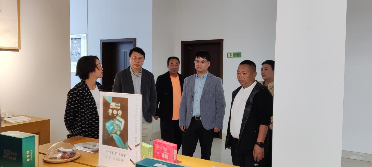 贵州省晴隆县县委副书记巫敏一行莅临LD.COM-乐动(中国)兴合科技公司考察 贵州省晴隆县县委副书记巫敏一行莅临LD.COM-乐动(中国)兴合科技公司考察